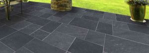 Lime Black 7/8" Jumbo Pattern Limestone Paver ROCKFACED